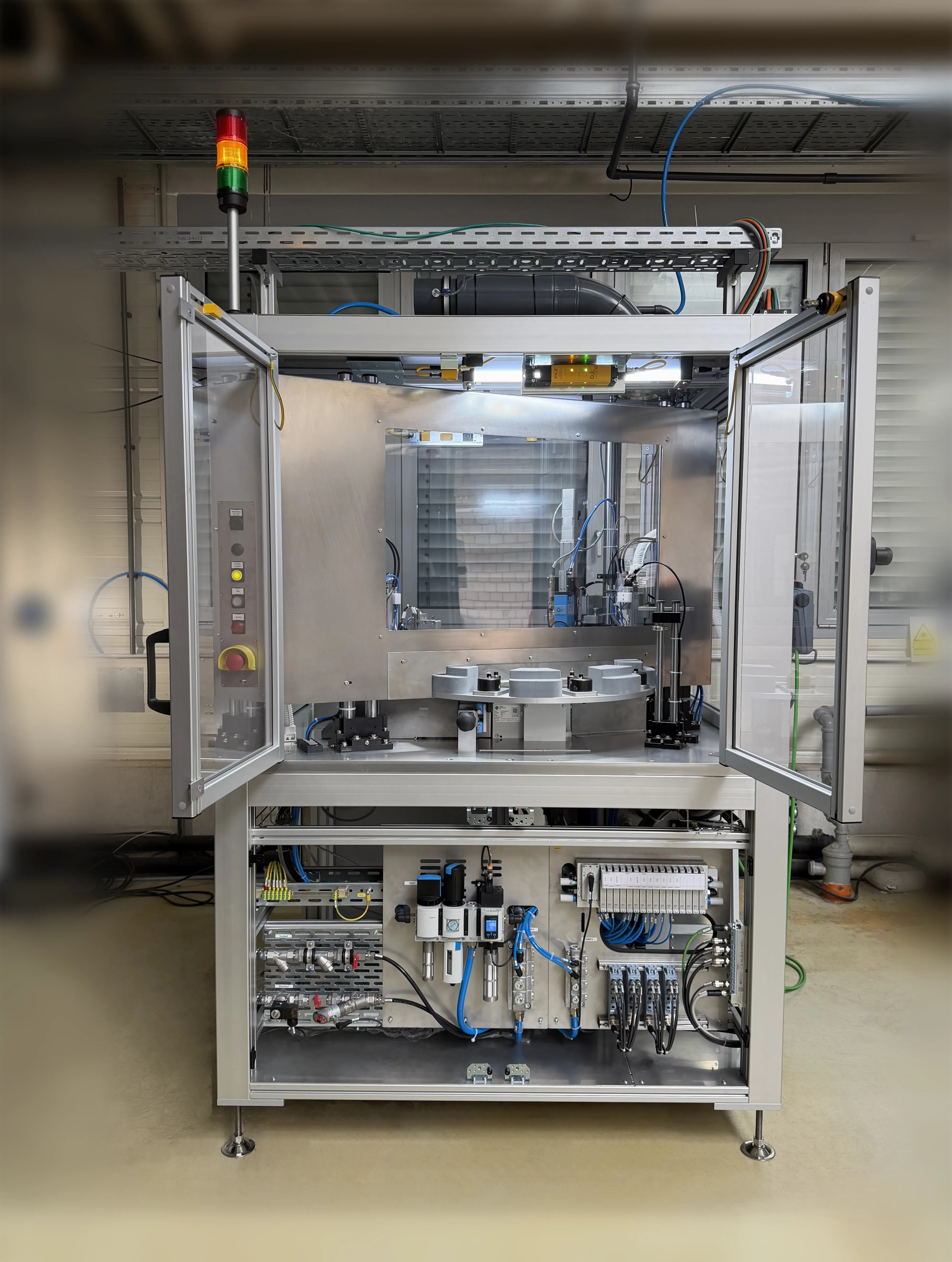 Technology demonstrator for the automated assembly of intelligent medical consumables as part of the SmartInfusions research project.